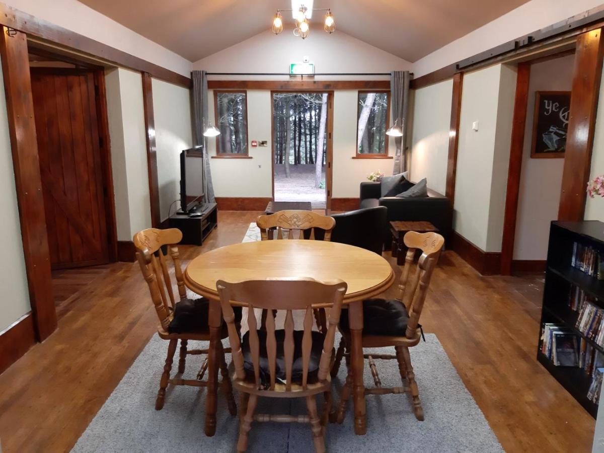 Wyldwood Lodge Cheadle  Exterior foto